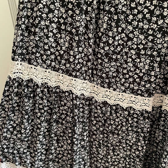 Floral Black Maxi Dress - Picture 3 of 4